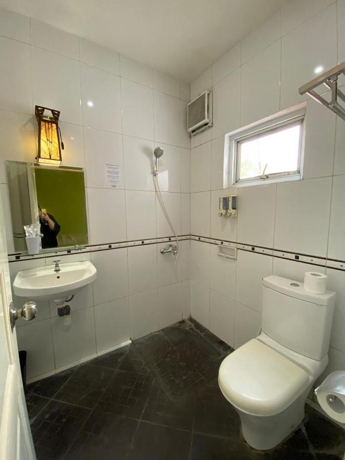 La Nostalgie Boutique Guest House Bandung Exterior foto